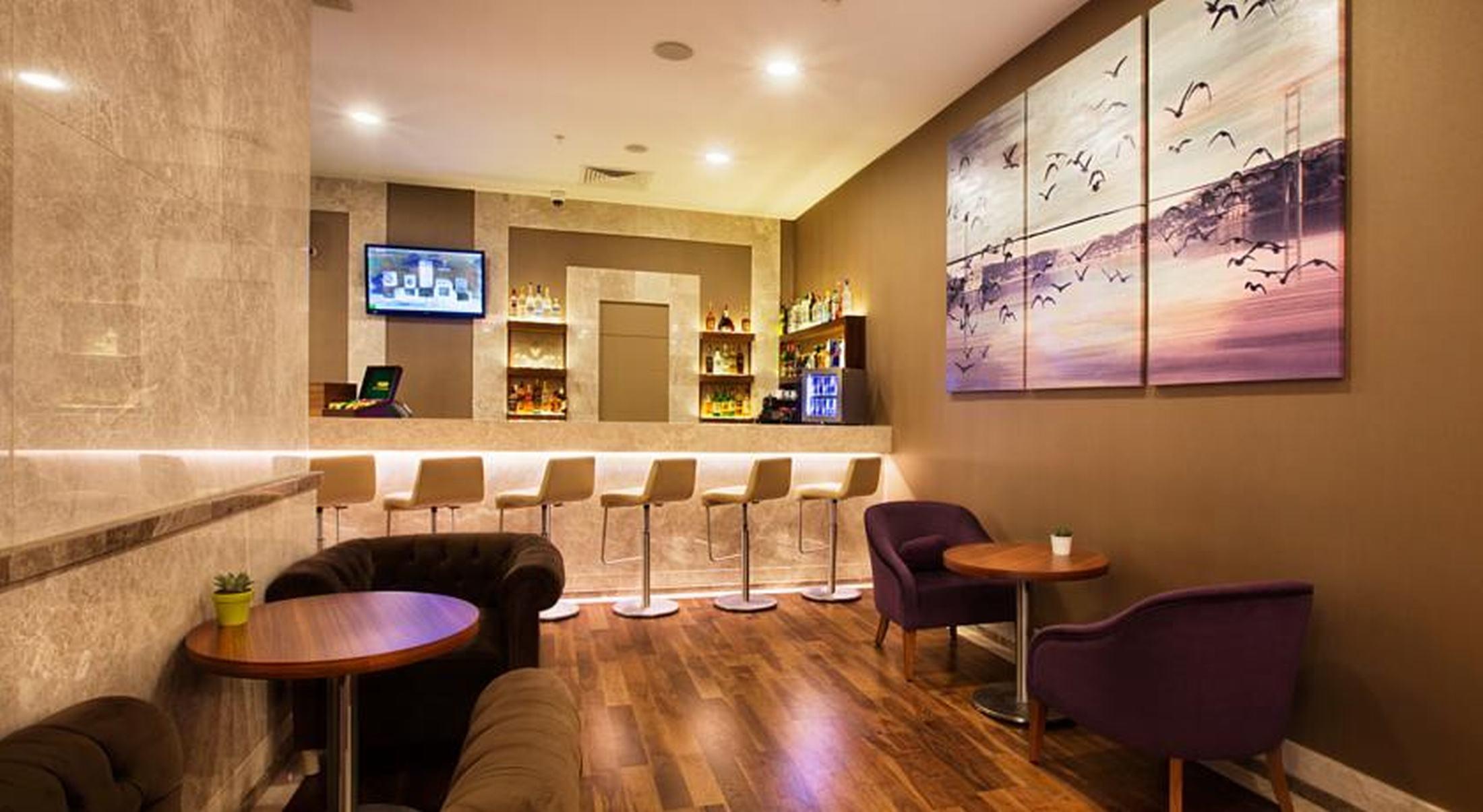 Dedeman Bostanci Istanbul Hotel & Convention Center Exteriör bild The bar at the lounge