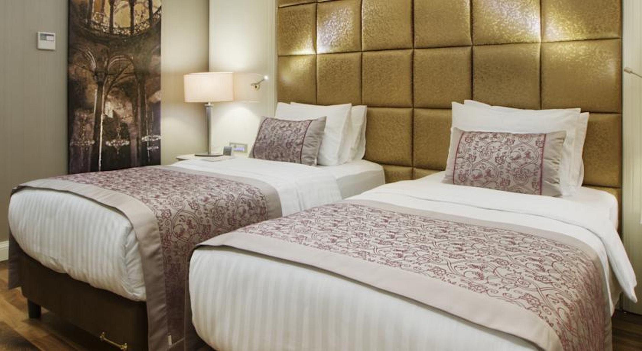 Dedeman Bostanci Istanbul Hotel & Convention Center Exteriör bild A bed runner