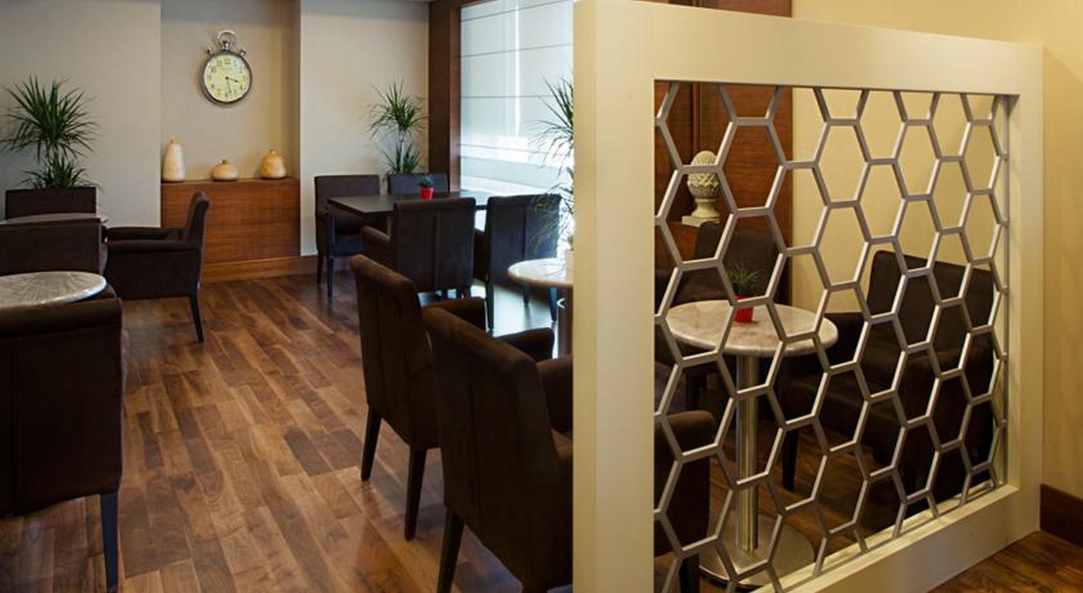 Dedeman Bostanci Istanbul Hotel & Convention Center Exteriör bild The interior of the lounge