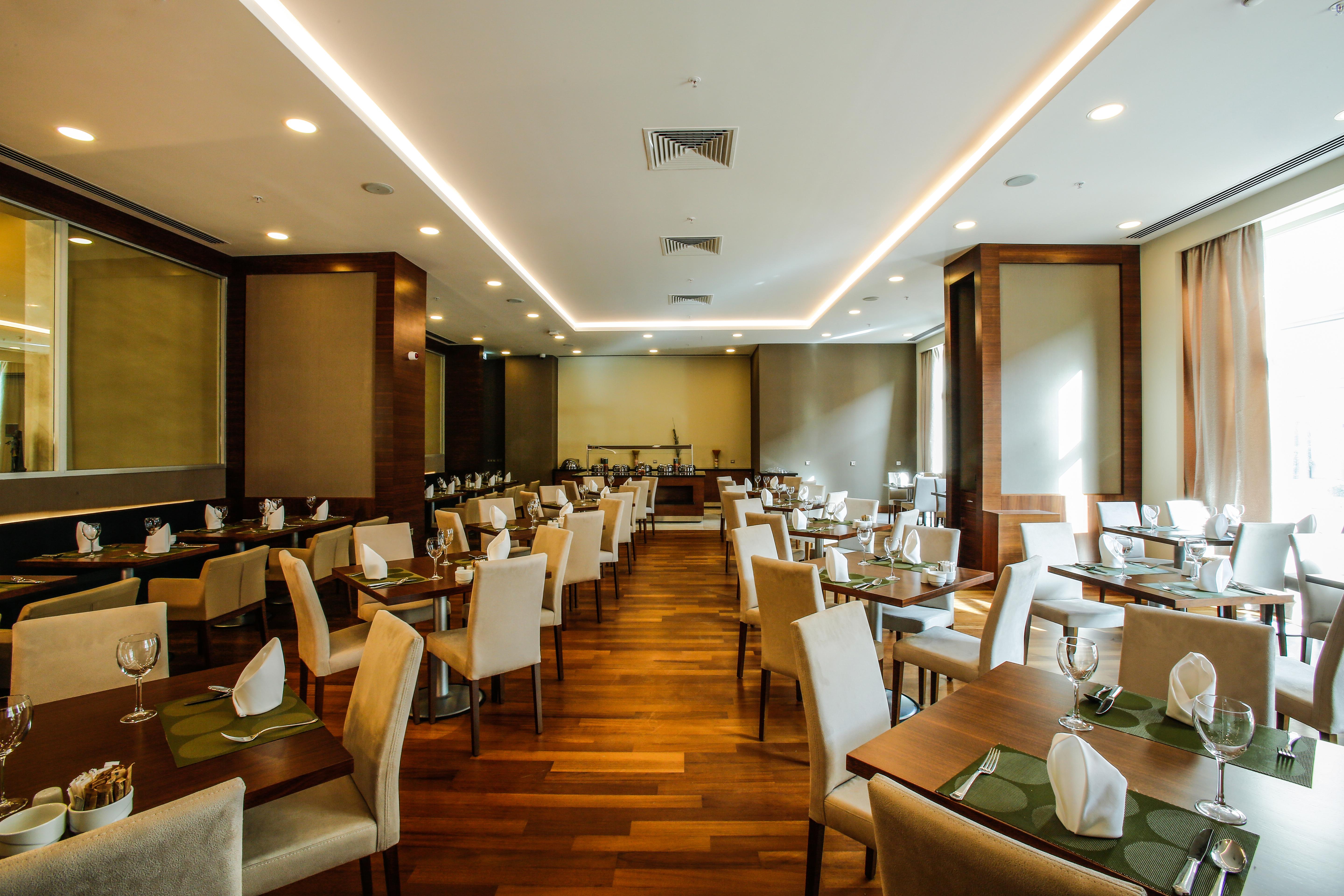Dedeman Bostanci Istanbul Hotel & Convention Center Exteriör bild The restaurant